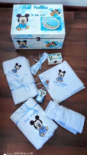 Trusou Complet Botez 8 piese Baby Mickey