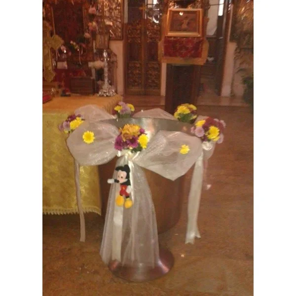decor cristelnita cu flori si jucarie plus 2