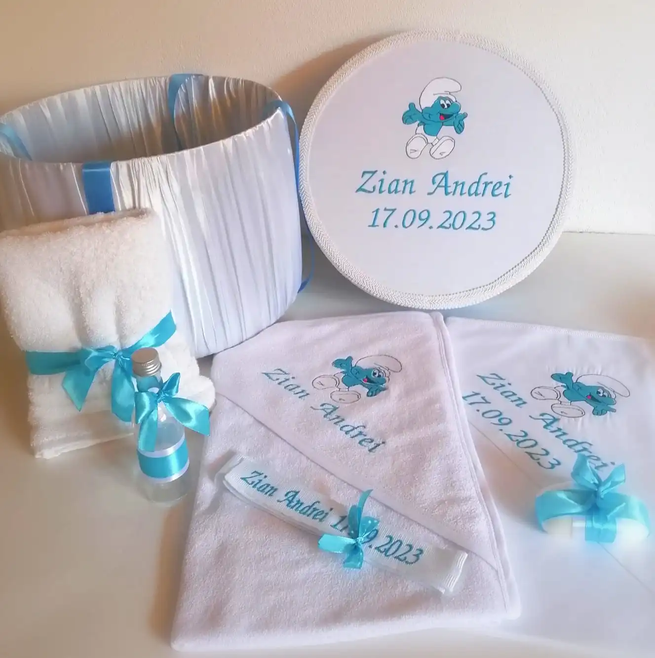 Trusou Complet Botez Happy Smurf - Turcoaz Deschis_11 Trusou Complet Botez Happy Smurf - Turcoaz Deschis_11