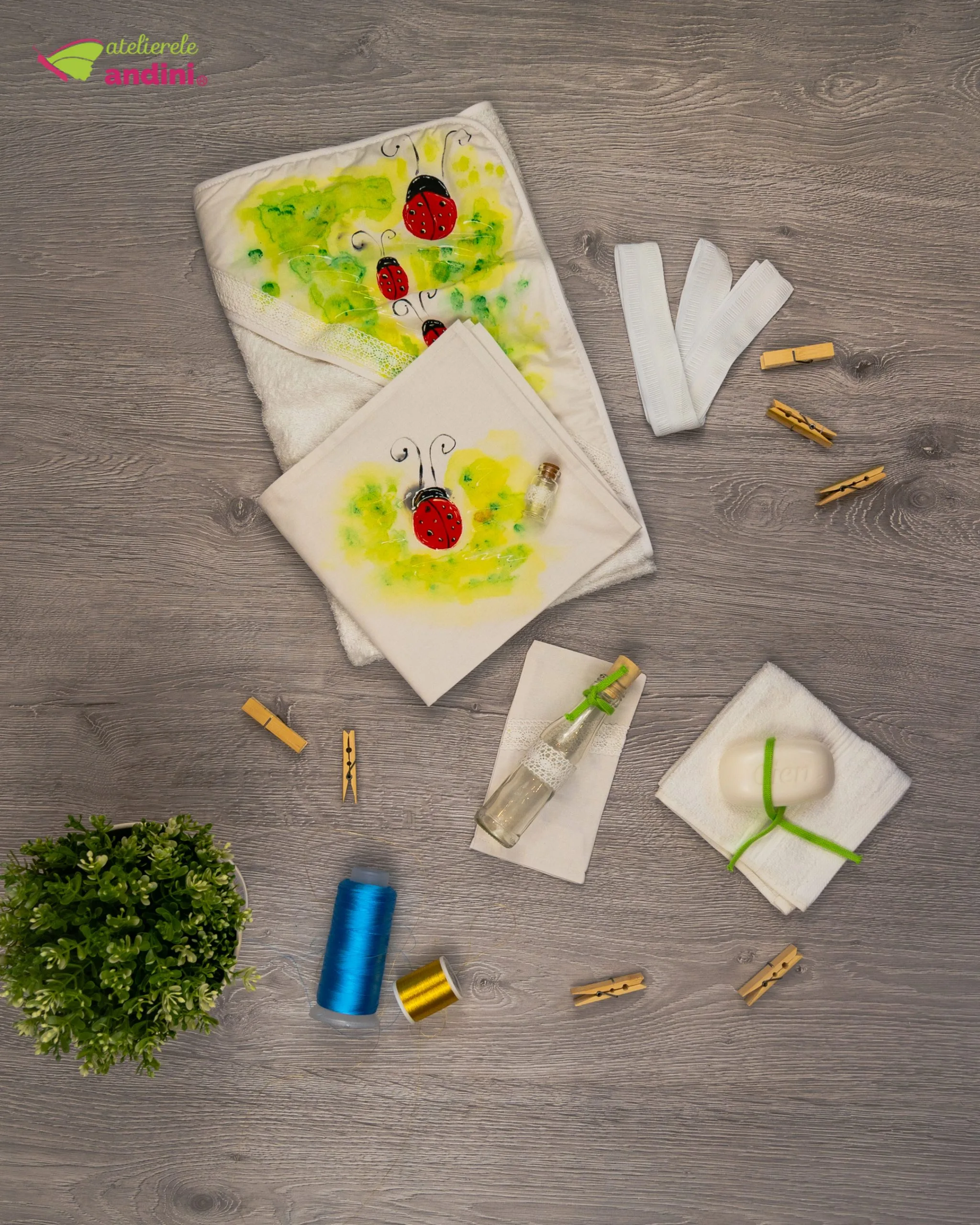 trusou botez traditional pictat gargarita calatoare1 scaled trusou botez traditional pictat gargarita calatoare1 scaled