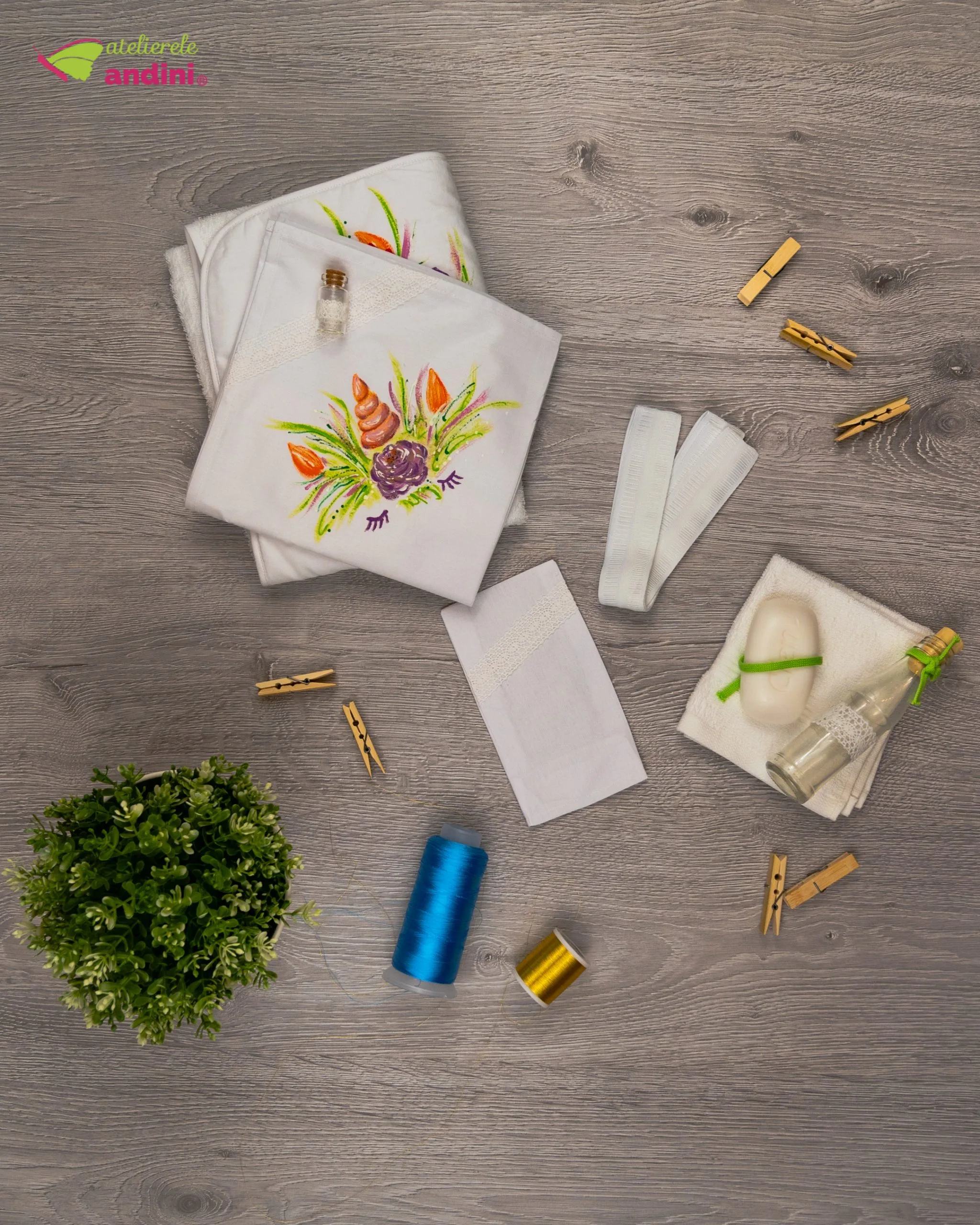 trusou botez traditional pictat unicorn hazliu1 scaled trusou botez traditional pictat unicorn hazliu1 scaled