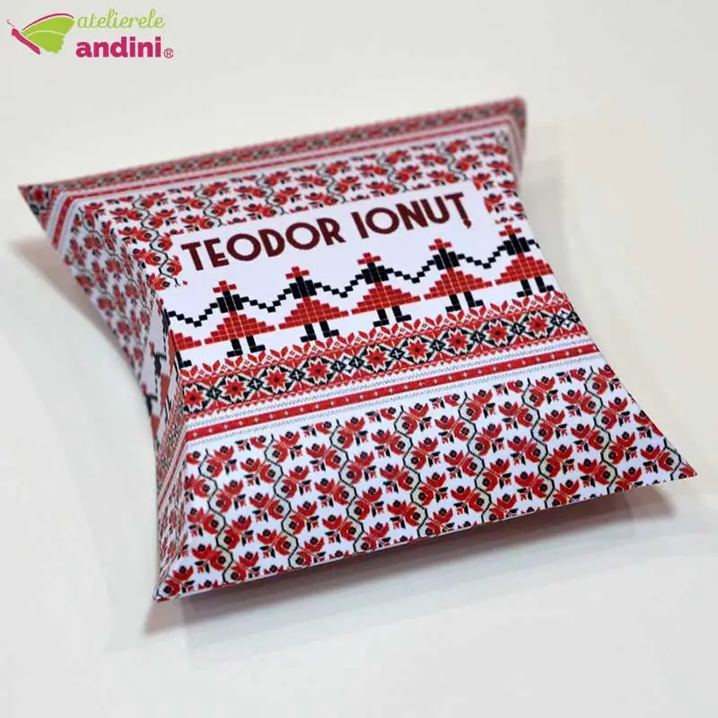 cutiuta marturie personalizata pillow1 cutiuta marturie personalizata pillow1