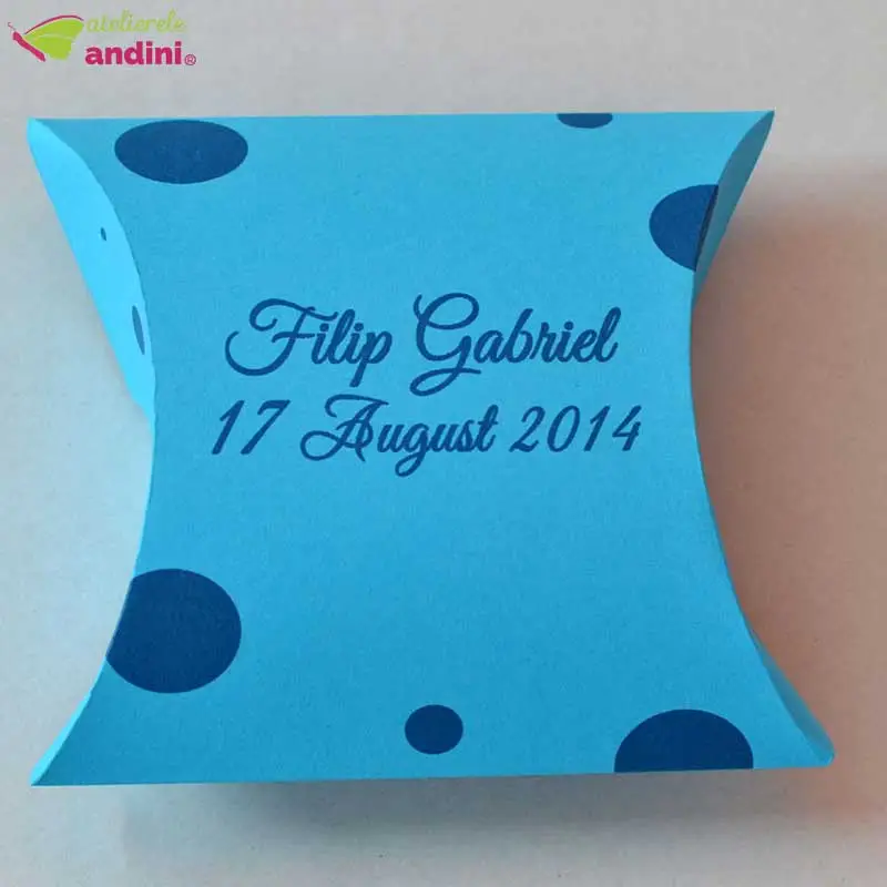 cutiuta marturie personalizata pillow3 cutiuta marturie personalizata pillow3