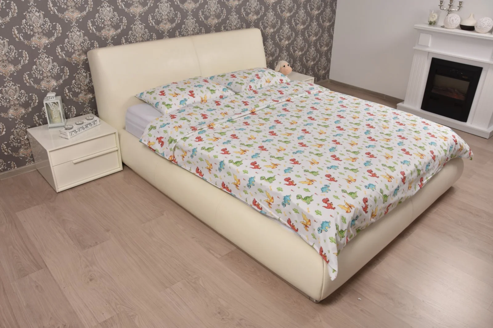 lenjerie pat dublu bumbac 100 model masinute 185 1040 lenjerie pat dublu bumbac 100 model masinute 185 1040