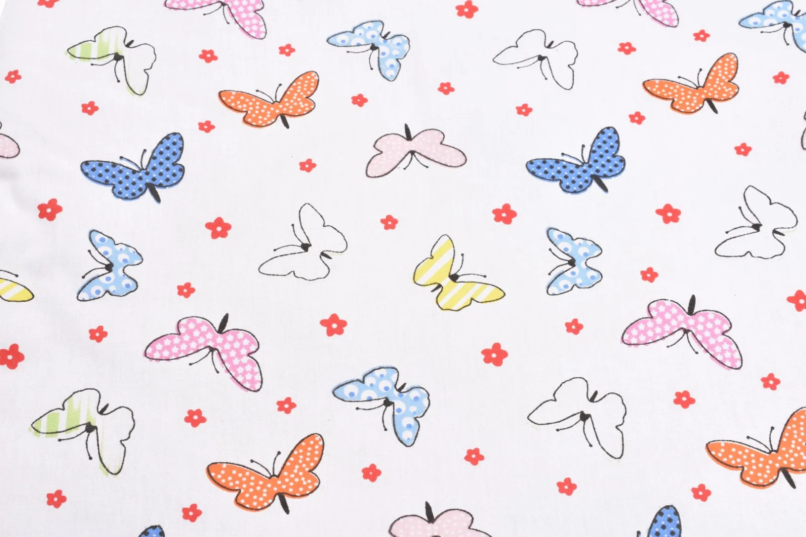 set complet lenjerie si aparatori patut model buburuze copie 237 9142 set complet lenjerie si aparatori patut model buburuze copie 237 9142