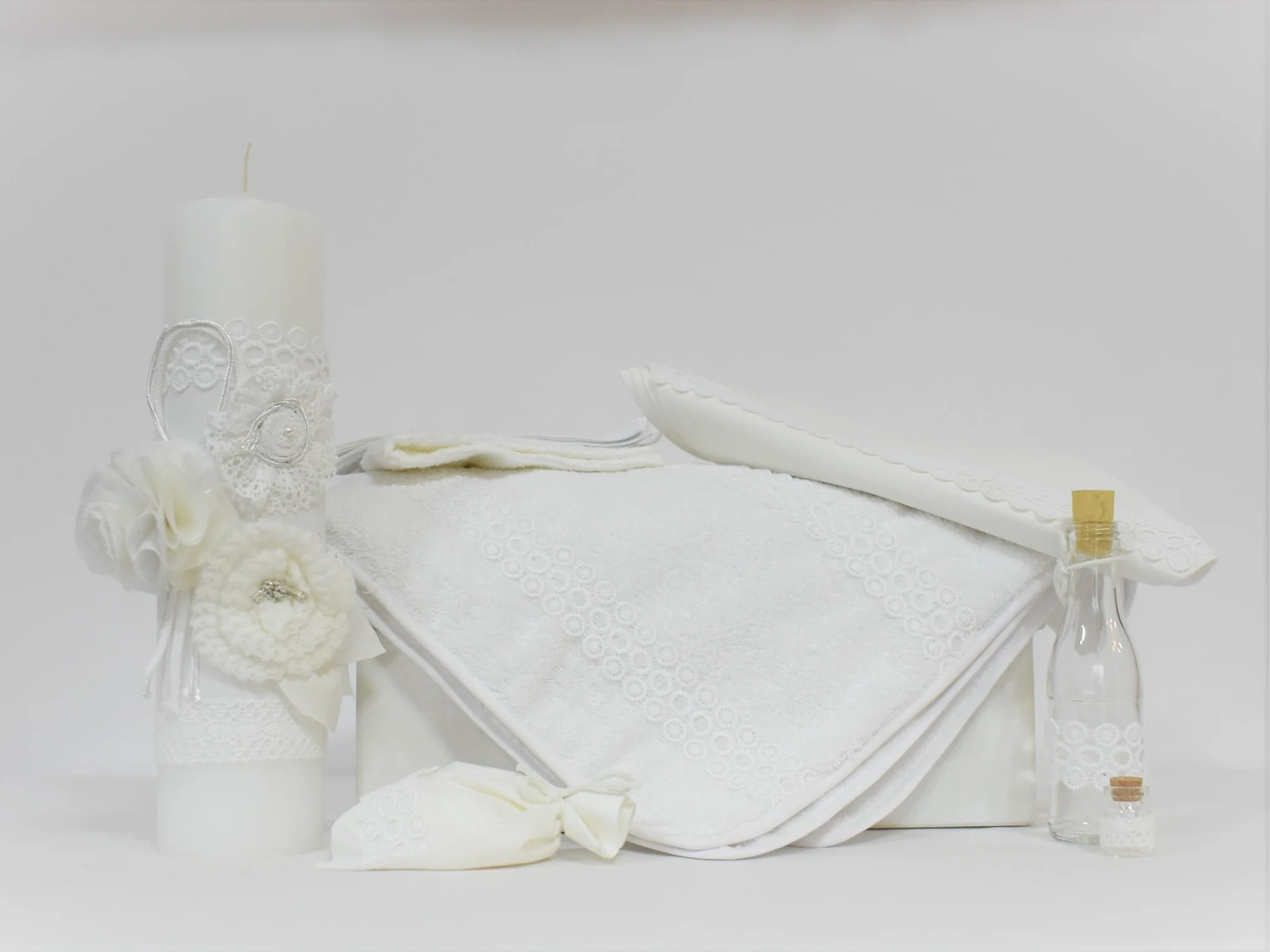 Set trusou + lumanare  Botez White Delight _8 alexandra