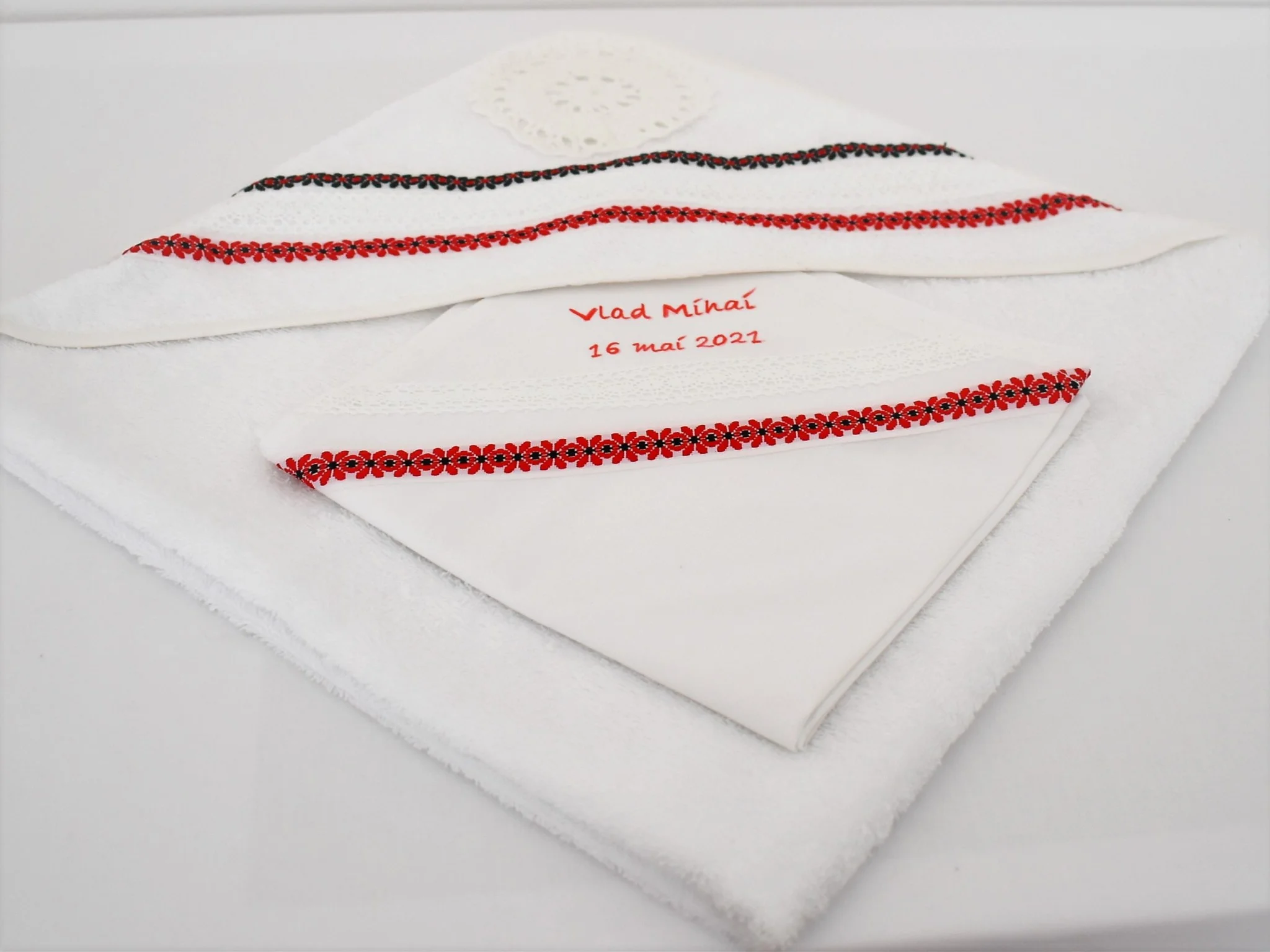 Set trusou + lumanare si paturica Botez Traditional Horia_8 Set trusou + lumanare si paturica Botez Traditional Horia_4