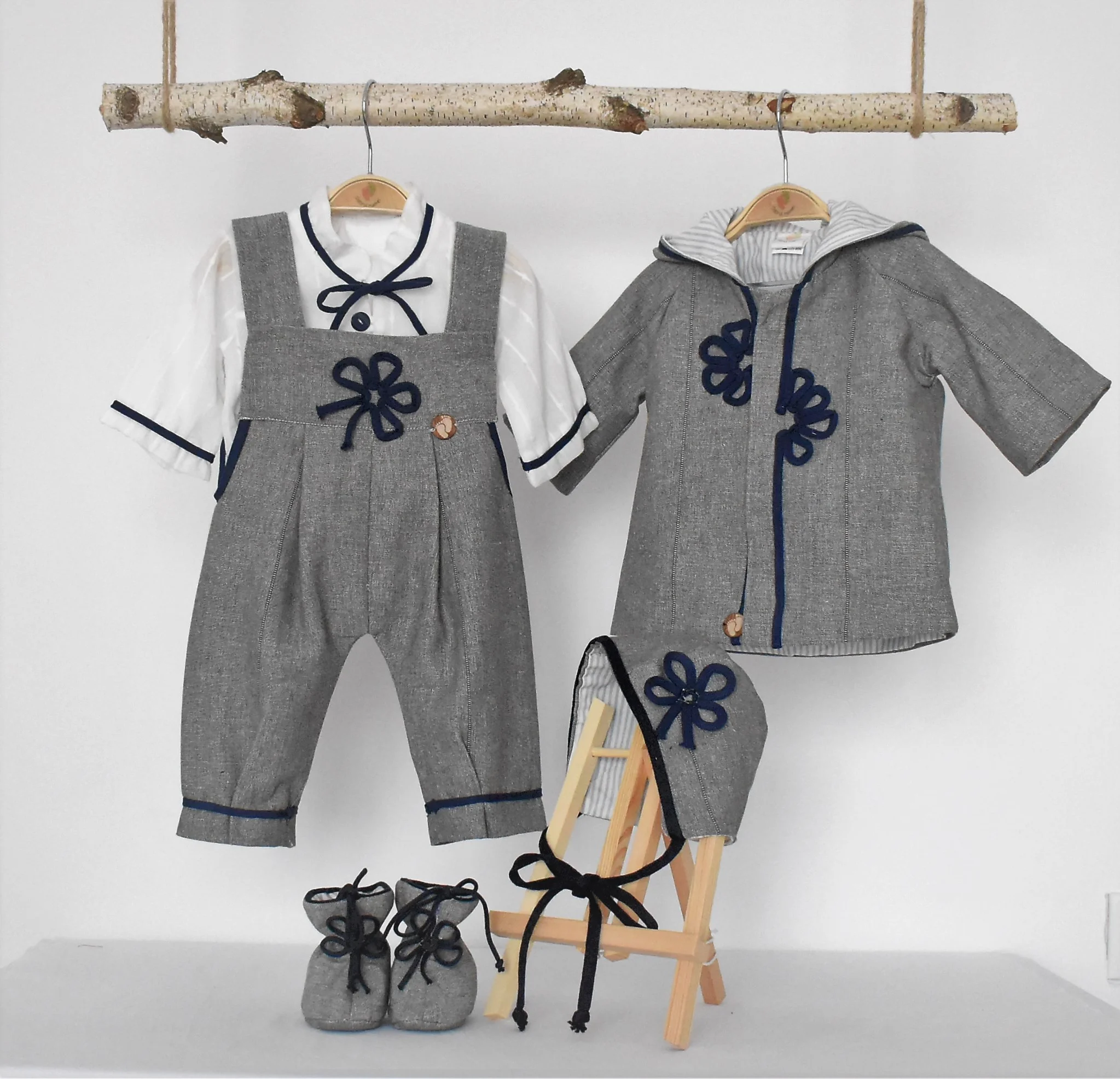 Set complet Botez Baieti Traditional Grey_1 radulescu