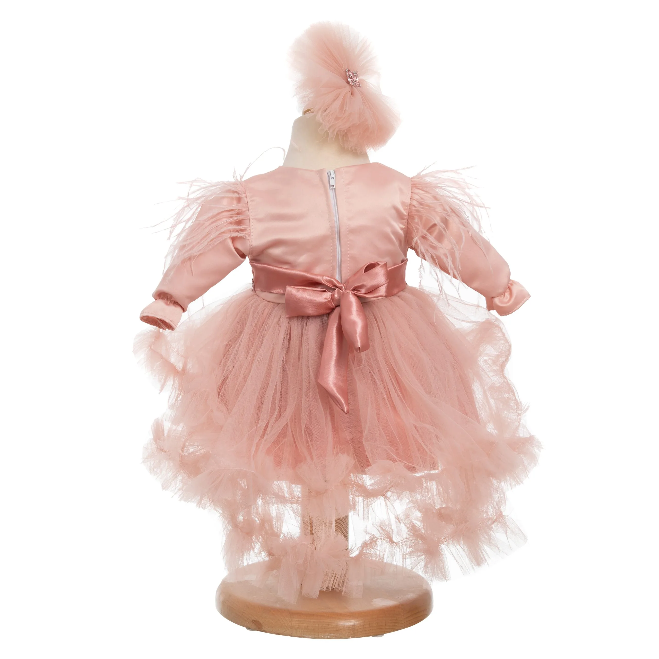 Rochiță Botez Pink Powder Feathers_1 Rochiță Botez Pink Powder Feathers_1