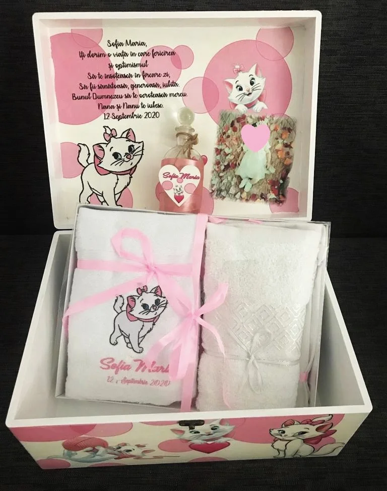 Trusou Complet Botez 6 piese Pisicuța Marie Trusou Complet Botez 6 piese Pisicuța Marie