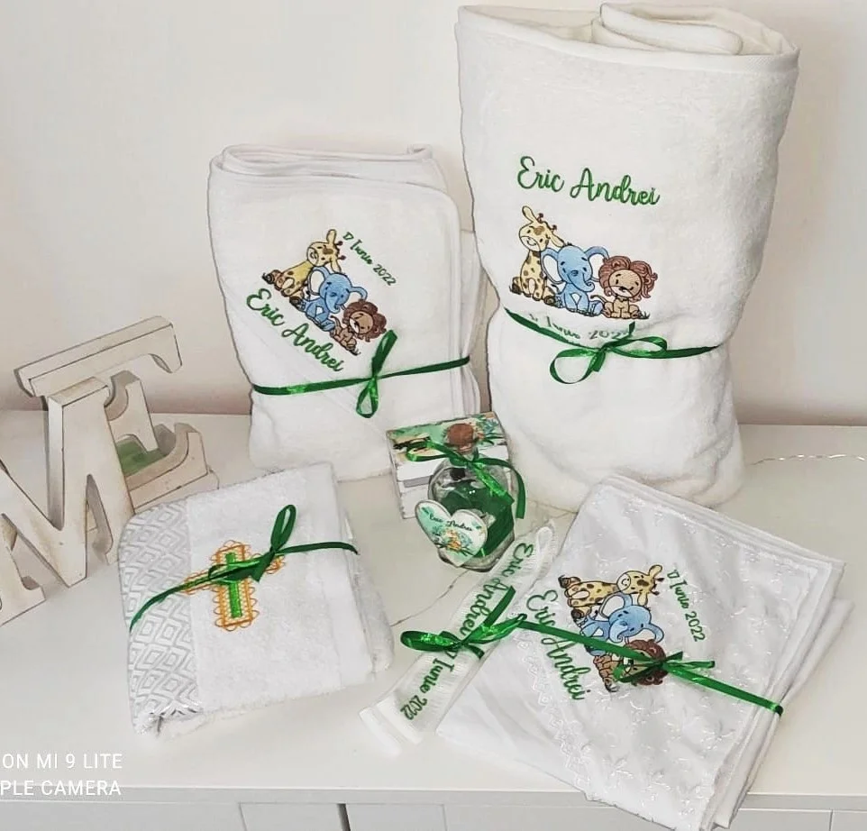 Trusou Complet Botez 8 piese Happy Friends_1