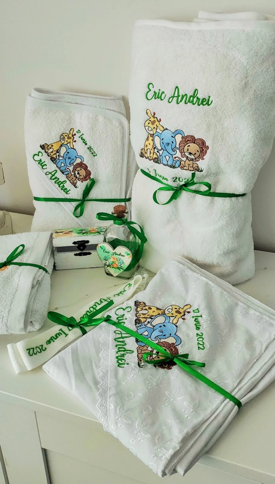 Trusou Complet Botez 8 piese Happy Friends_2