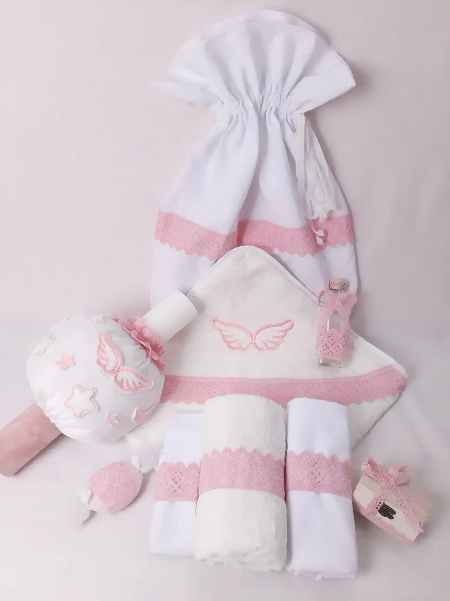 Set Lumânare +Trusou Complet Pink Angel Wings 8 piese Set Lumânare +Trusou Complet Pink Angel Wings 8 piese