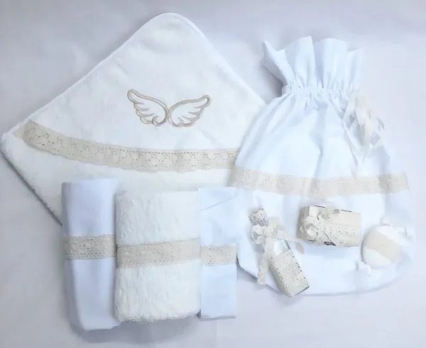 Set Lumânare +Trusou Complet Cream Angel Wings 9 piese