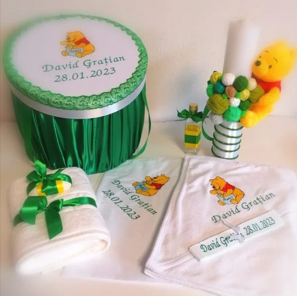 Set Lumânare +Trusou Complet Botez Winnie Green 8 piese
