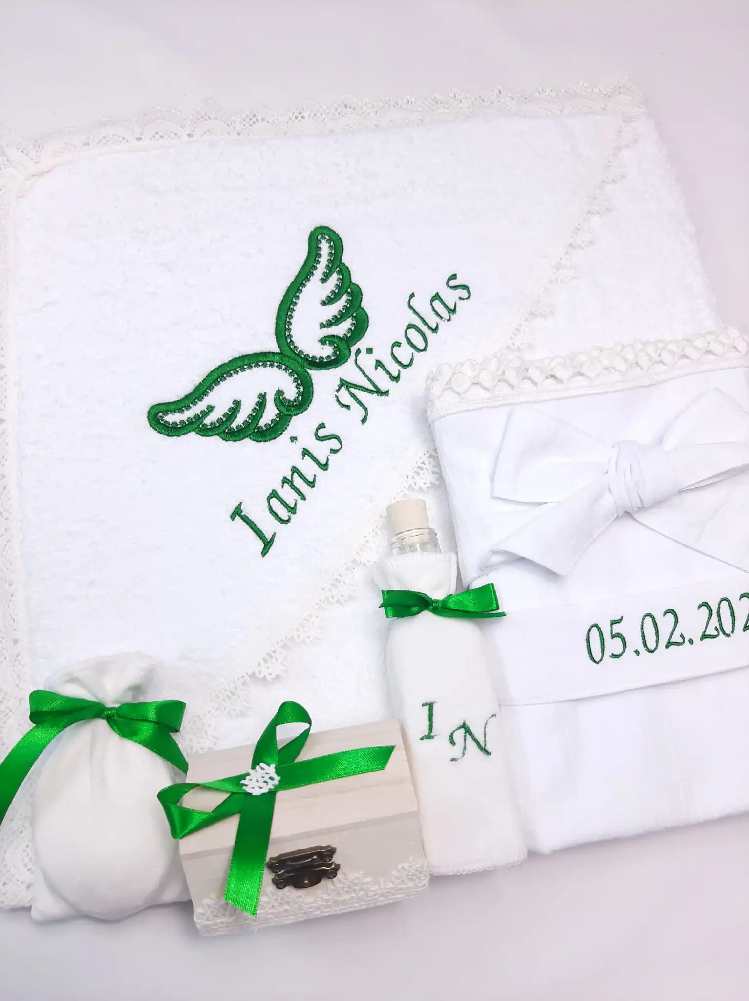 Set Lumânare +Trusou Complet Green Angel Wings 9 piese Set Lumânare +Trusou Complet Green Angel Wings 9 piese