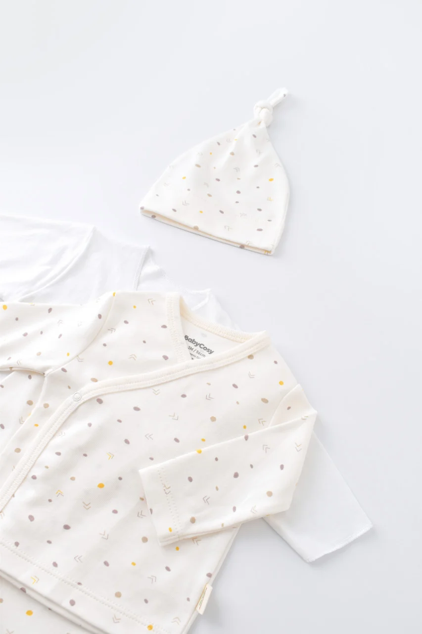 set-de-5-piese-pentru-nou-nascut-100-bumbac-organic-ecru-cu-buline7407