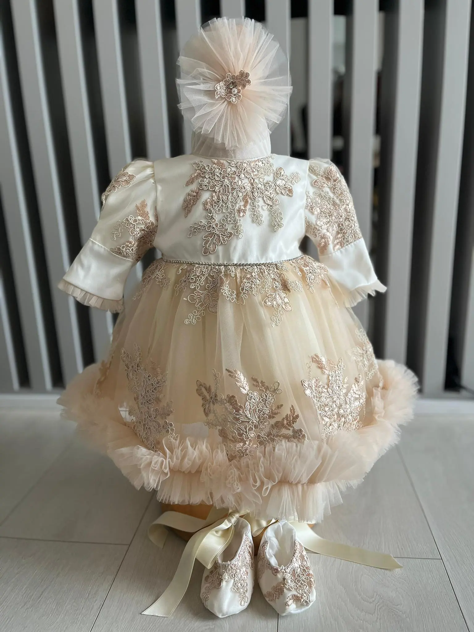 Rochita Botez Queenly Elegance becd d cd af dcefdb