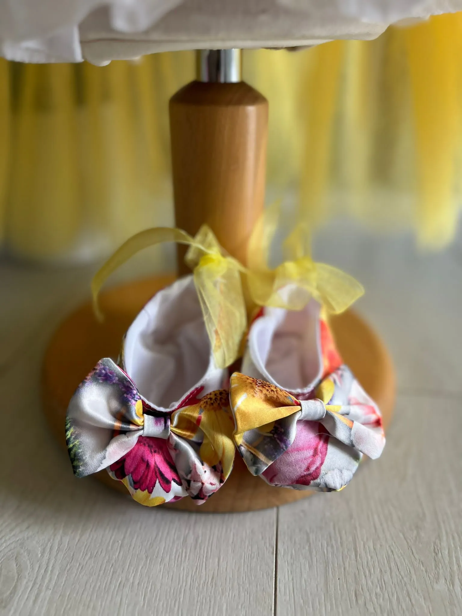 Rochita Botez Yellow Cutie PHOTO