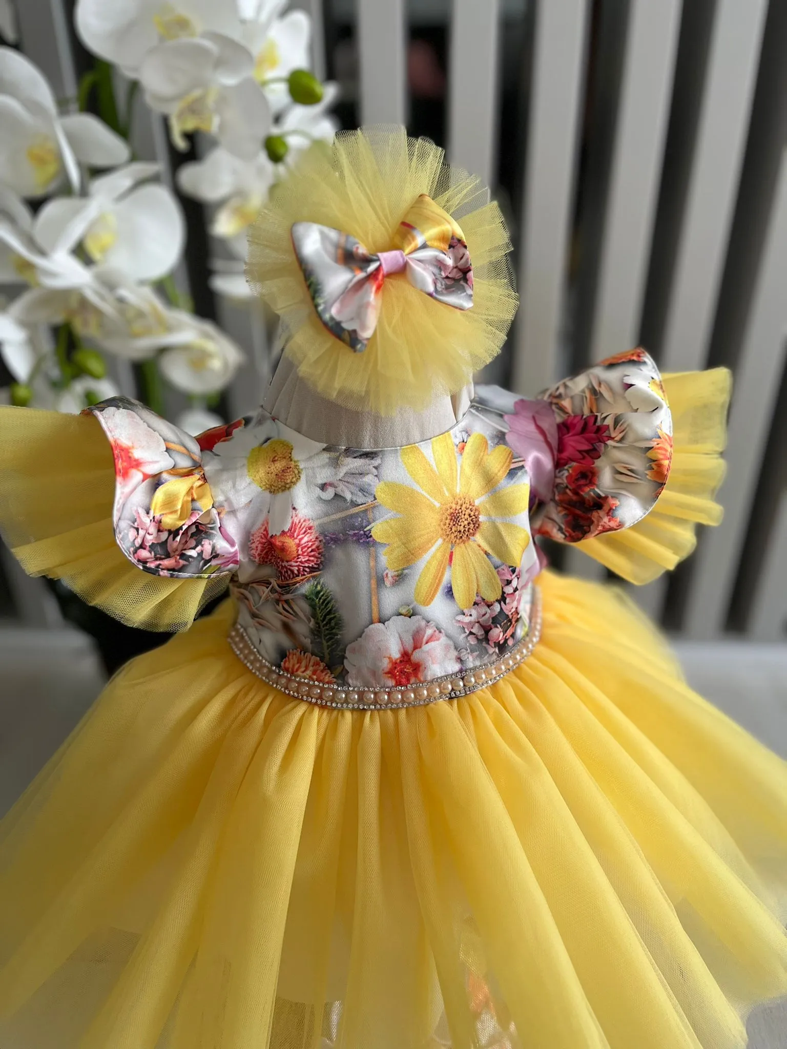 Rochita Botez Yellow Cutie PHOTO