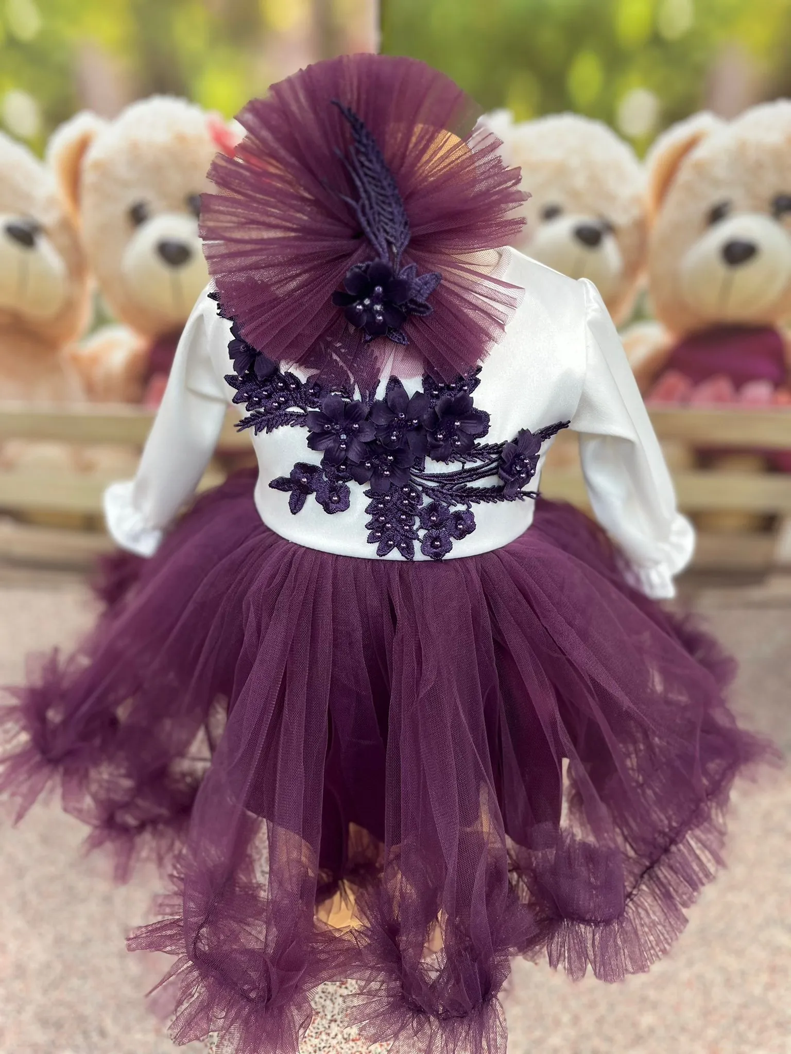 Rochita Botez Sophisticated Selena PHOTO