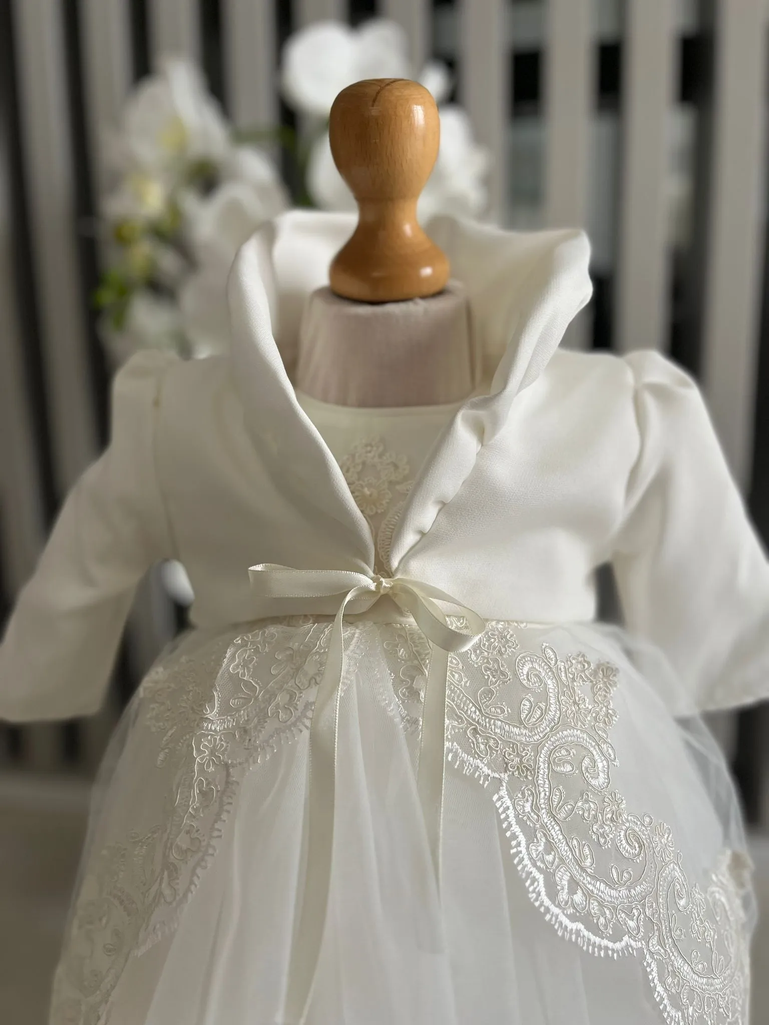 Rochita Botez Pearl White WhatsApp Image at