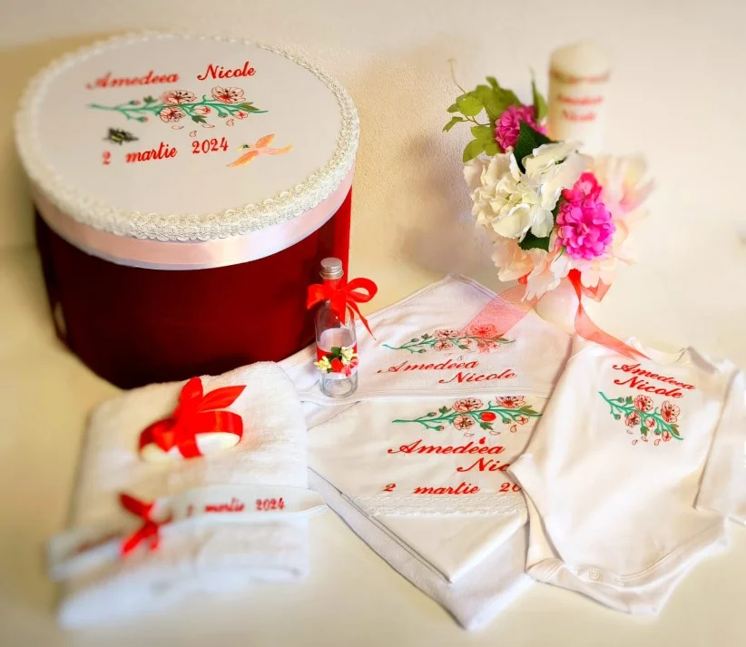 Set Lumânare + Trusou Botez complet Floral Dream Screenshot